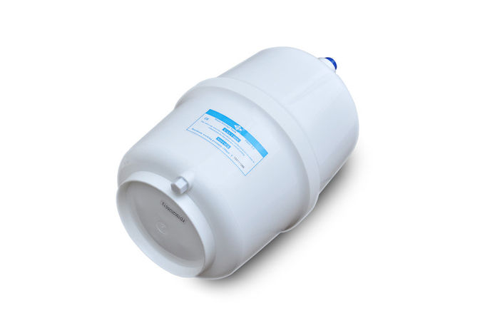 diseño blanco del tamaño compacto del volumen del tanque de almacenamiento del agua del RO del plástico 3.2G 0.03Cbm
